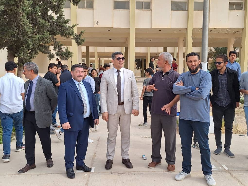 “لقاء تعاوني لمراقب التربية والتعليم ورئيس جامعة مصراتة في مدرسة مصراتة الثانوية”