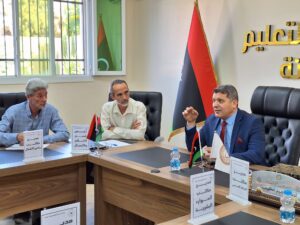 “اجتماع استثنائي مع المتابعين التربويين التابعين للمكاتب الخدمية بالمناطق”