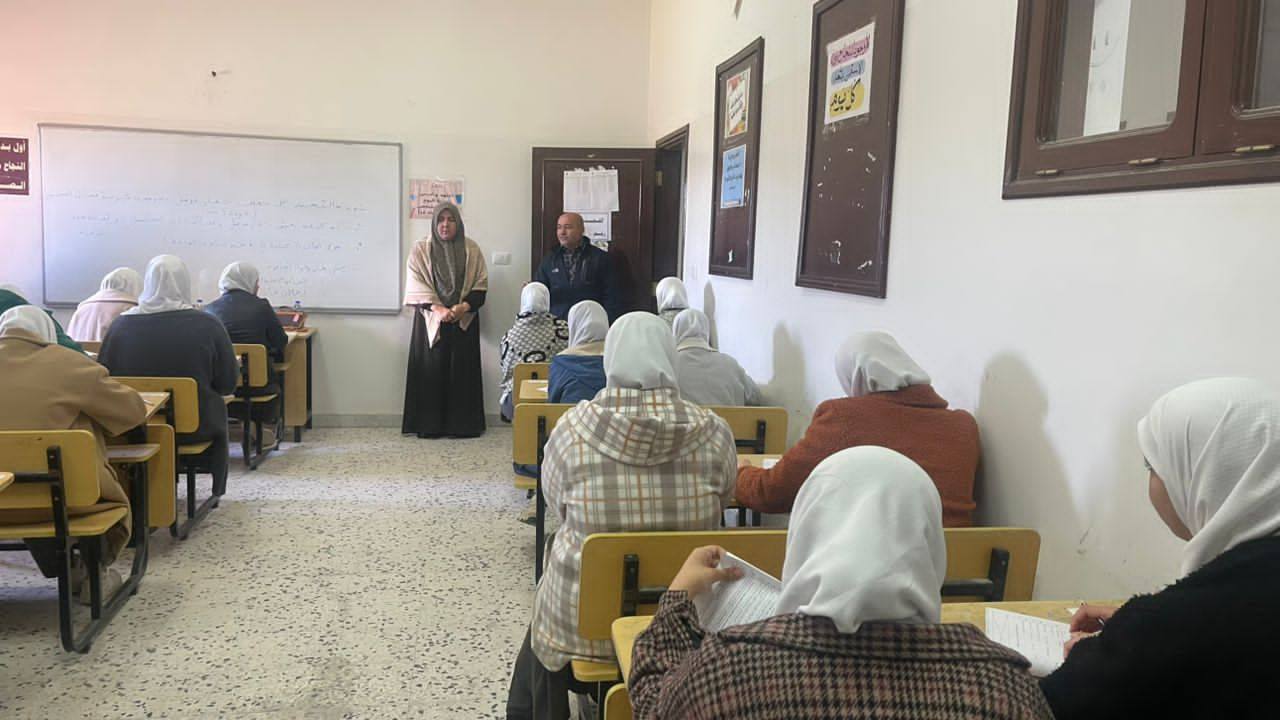 “متابعة الامتحانات بمدرسة الغيران للتعليم الأساسي والثانوي بنات”