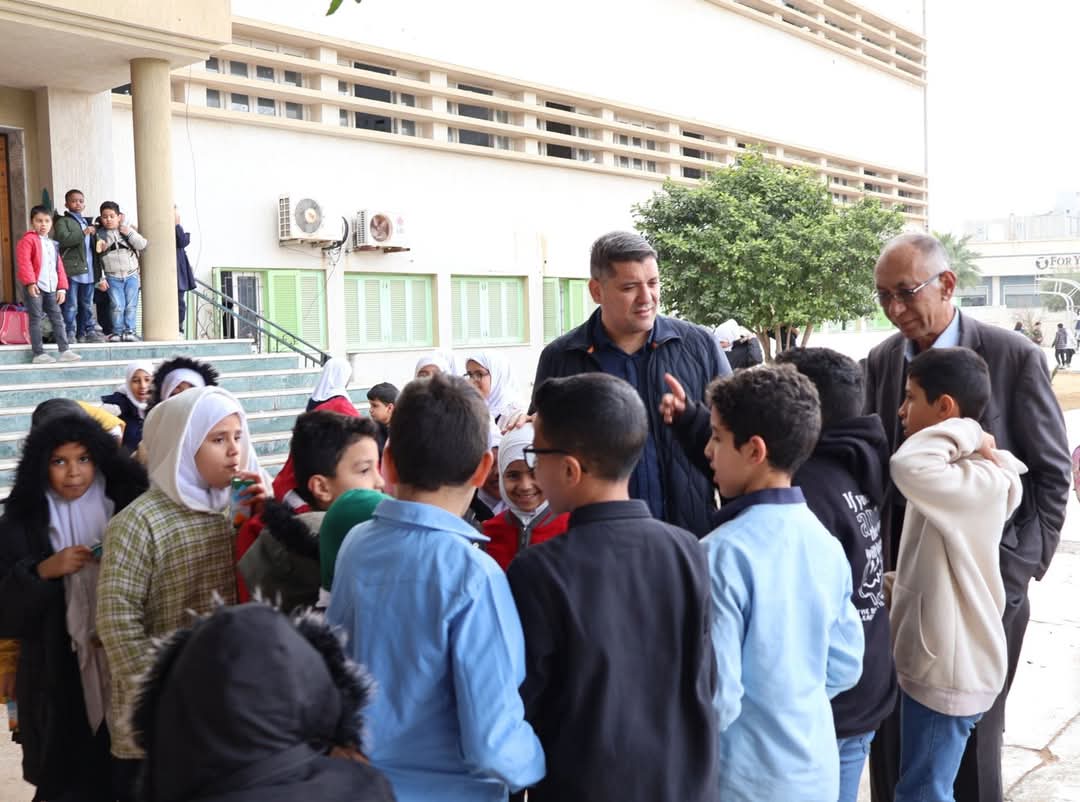 “مراقب التربية والتعليم ببلدية مصراتة يتفقد مدرسة السيدة خديجة الكبرى للتعليم الأساسي بالفترة المسائية”
