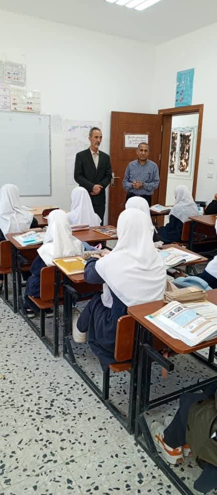 “مدير مكتب التعليم الأساسي بالمراقبة يتابع سير العملية”
